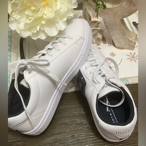 Tommy Hilfiger White man's brand new in box - Picture 6 of 9